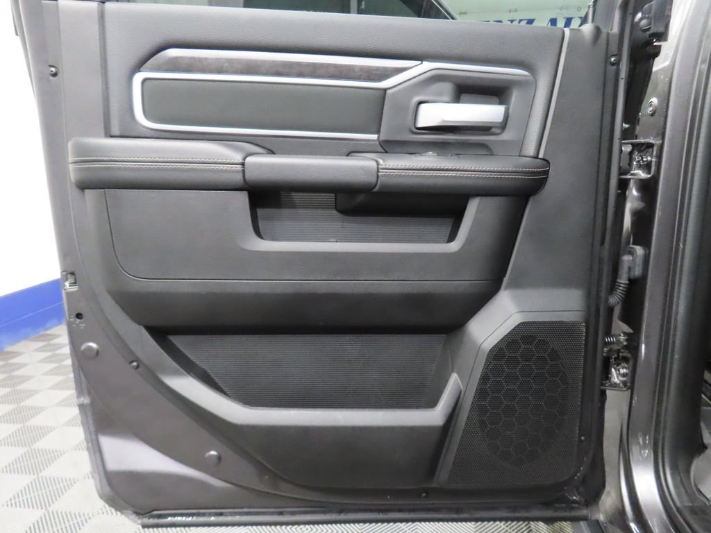 Used 2024 RAM 2500 Big Horn w/ Night Edition AWD/4WD image 46