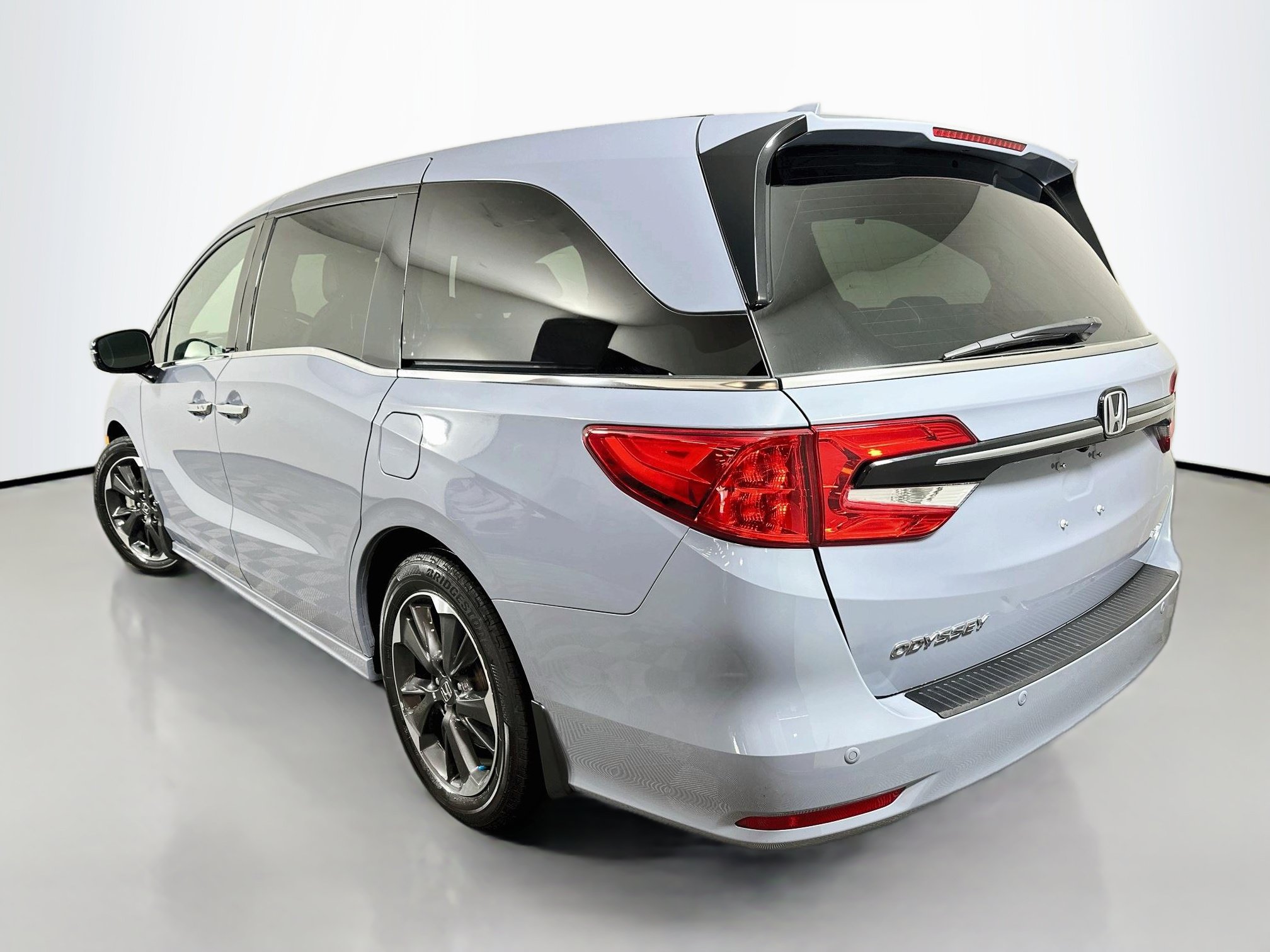Used 2024 Honda Odyssey Elite image 5