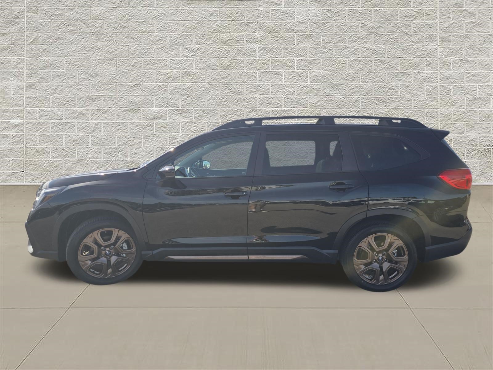 Certified 2025 Subaru Ascent Bronze Edition AWD/4WD image 4