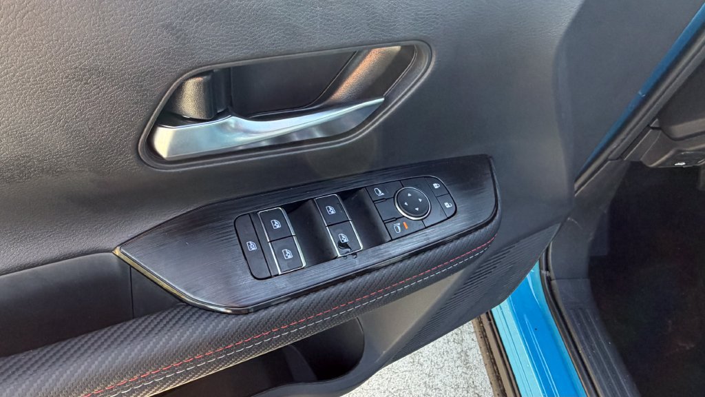 New 2026 Nissan Kicks SR FWD image 17
