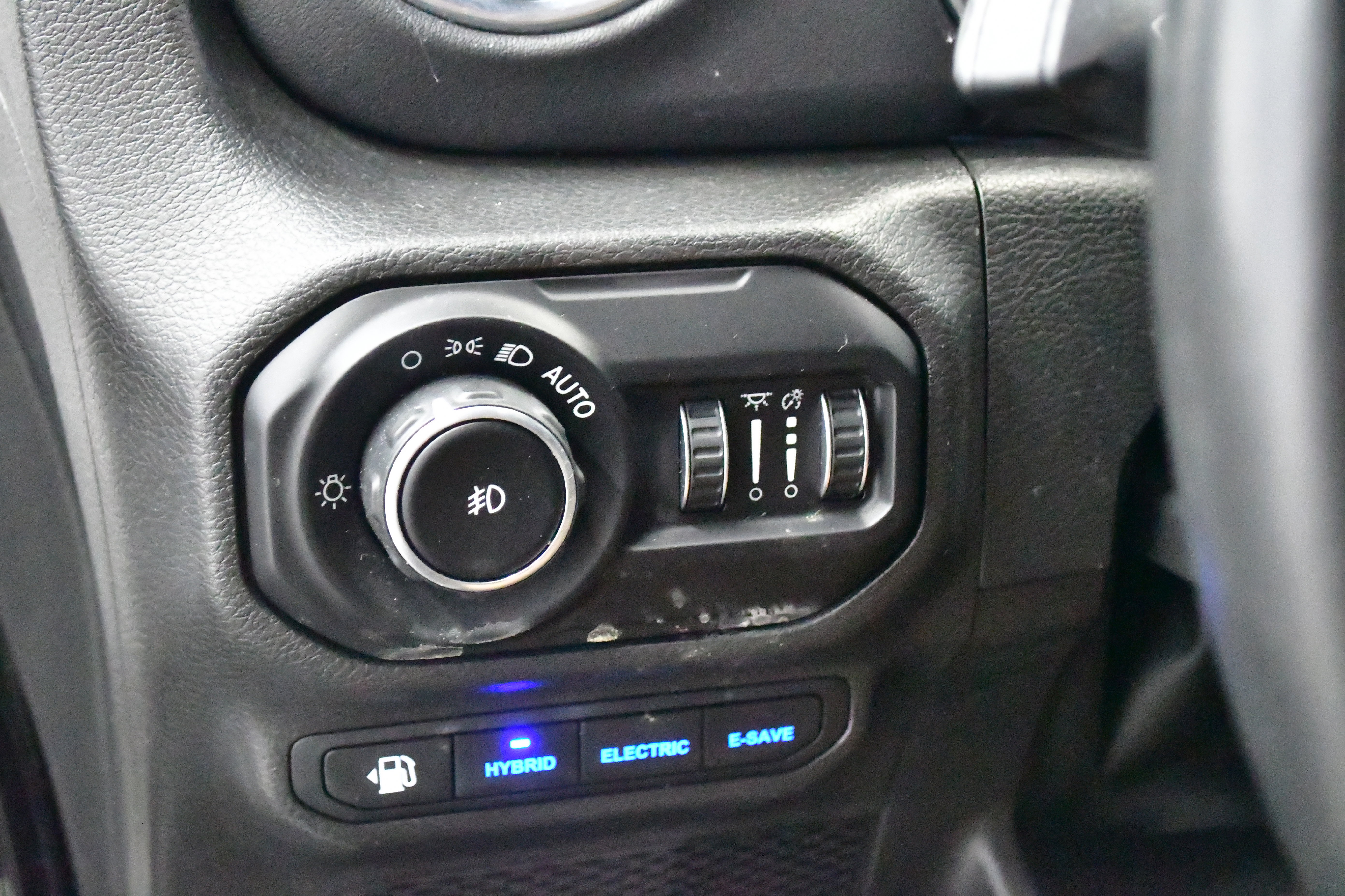 Used 2022 Jeep Wrangler Unlimited Sahara w/ Cold Weather Group image 24