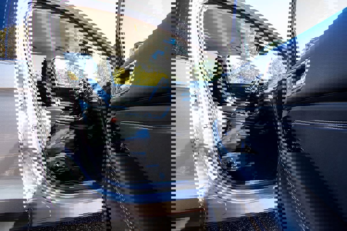 Used 2020 Ford Edge Titanium w/ Cargo Accessory Package image 18