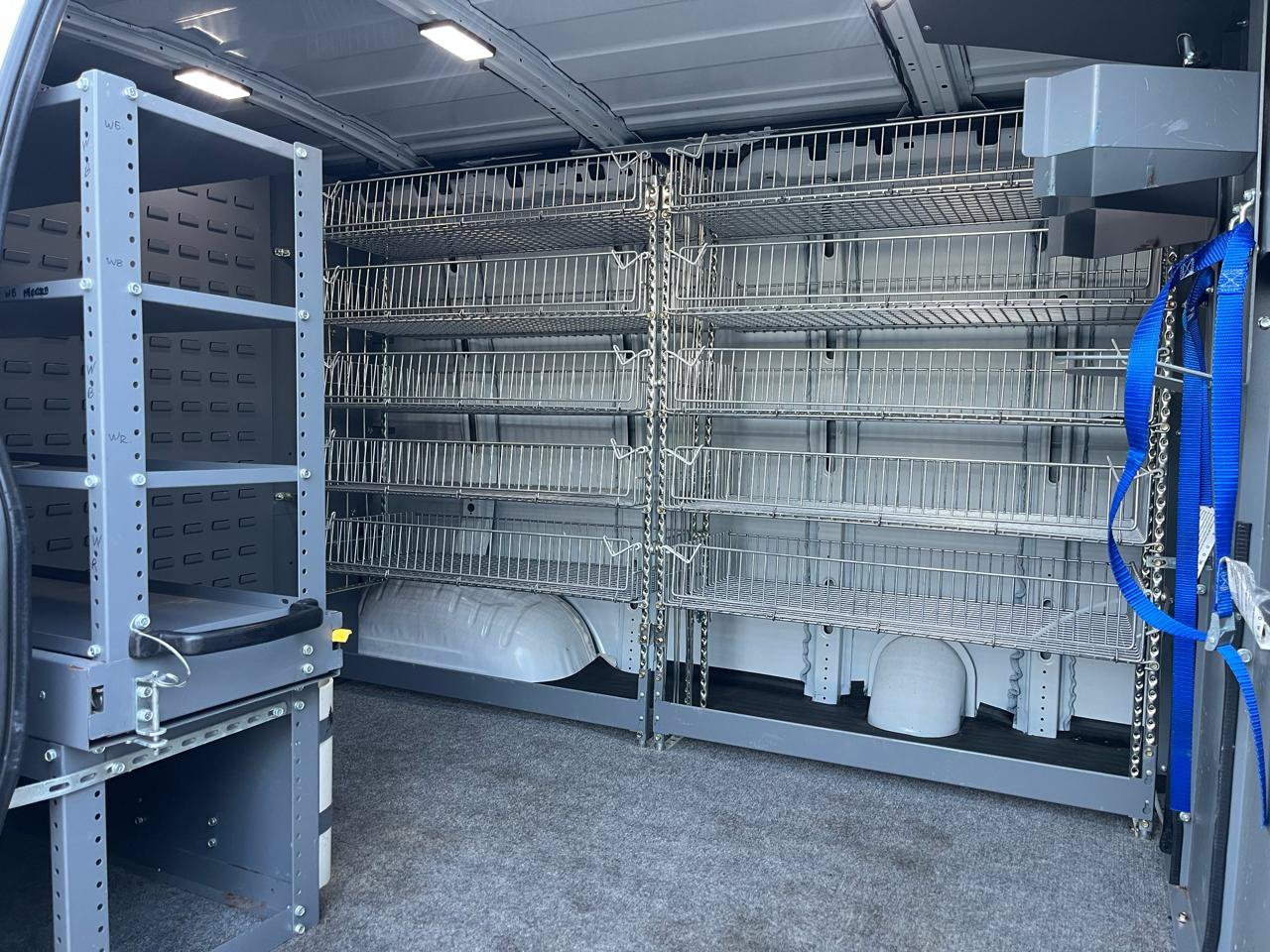 Used 2019 Chevrolet Express 2500 RWD image 14