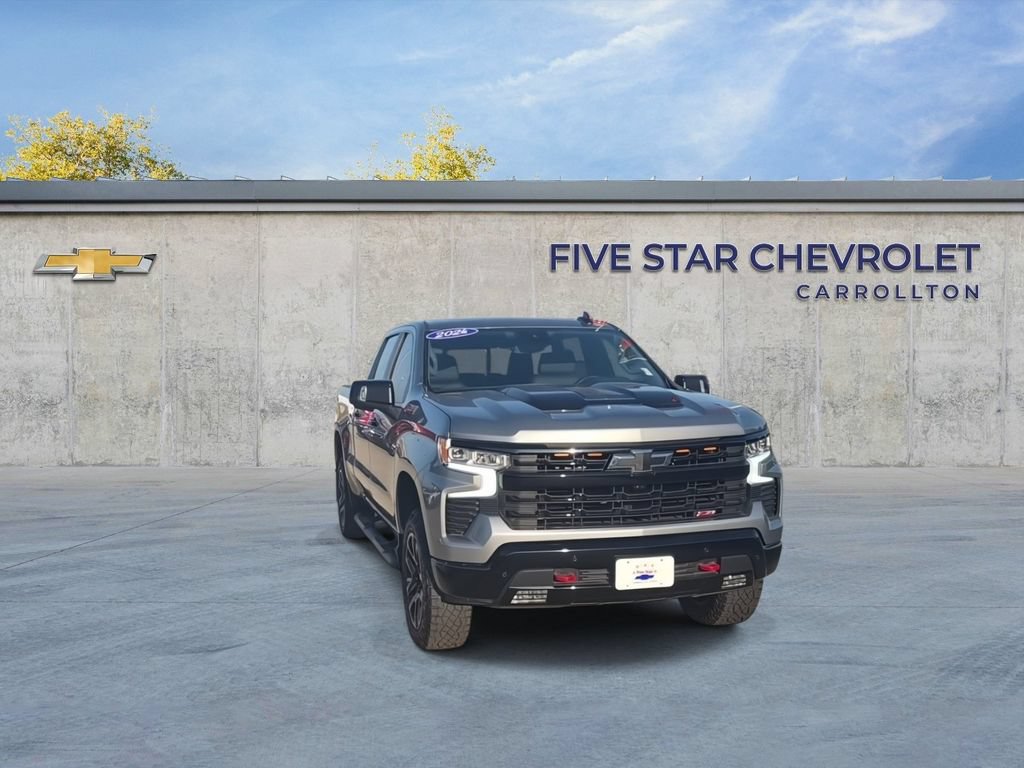 Used 2024 Chevrolet Silverado 1500 LT Trail Boss w/ LT Trail Boss Premium Package AWD/4WD image 3