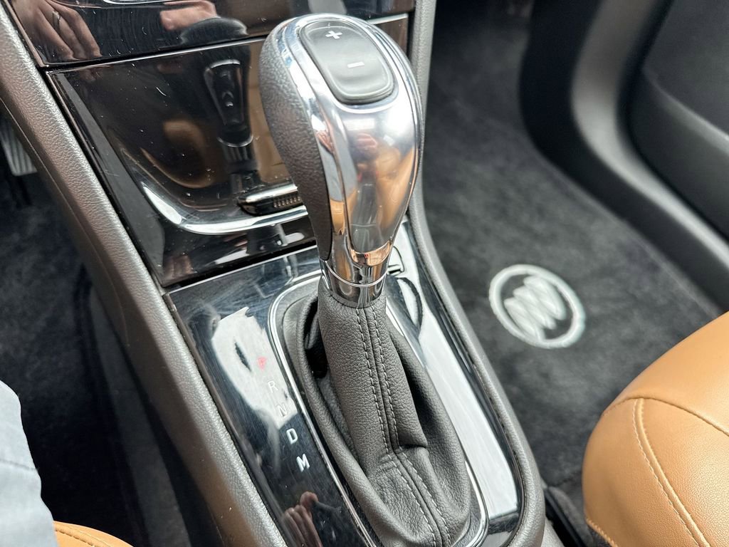 Used 2018 Buick Encore Essence w/ Experience Buick Package AWD/4WD image 18