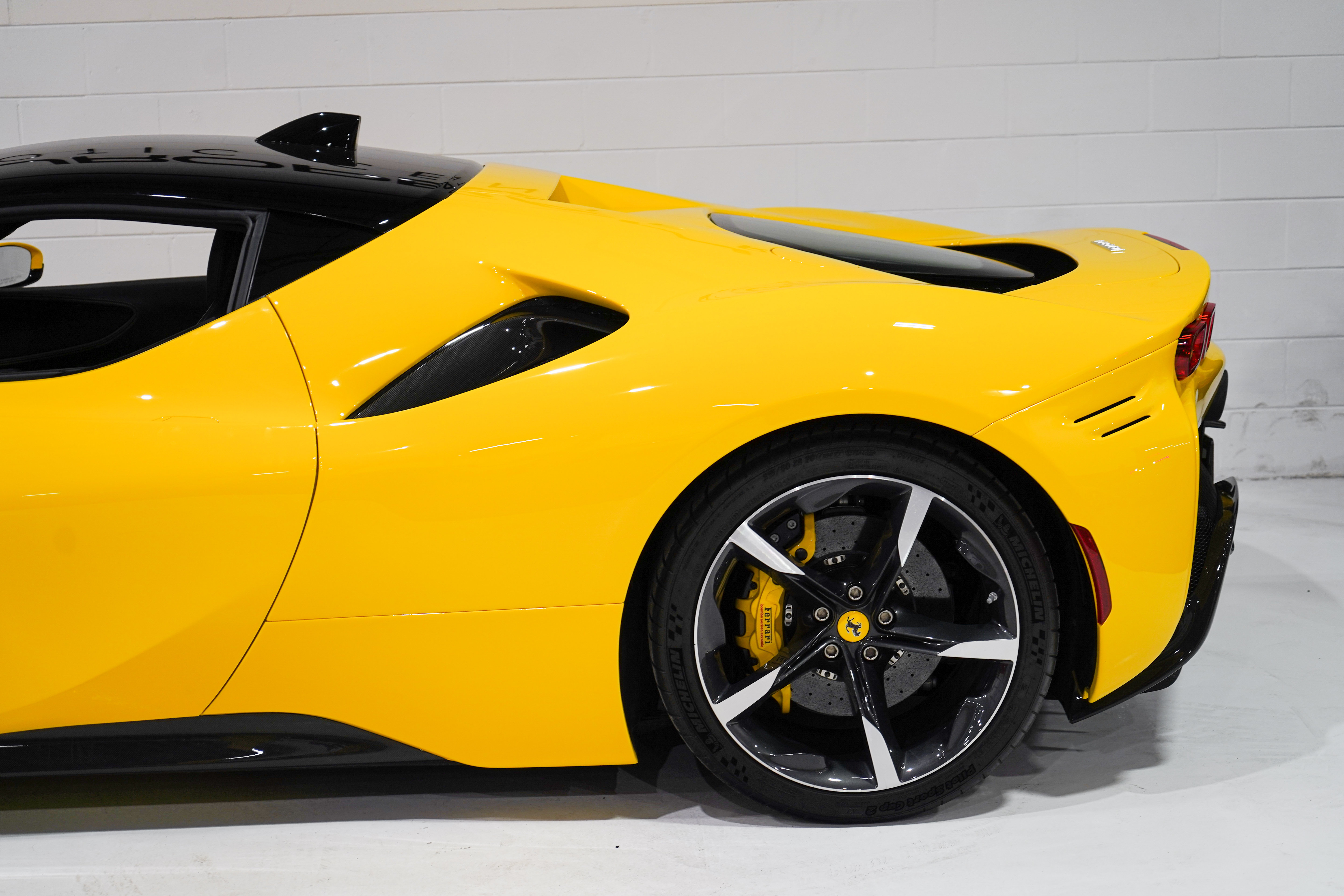Used 2021 Ferrari SF90 Stradale AWD/4WD image 31
