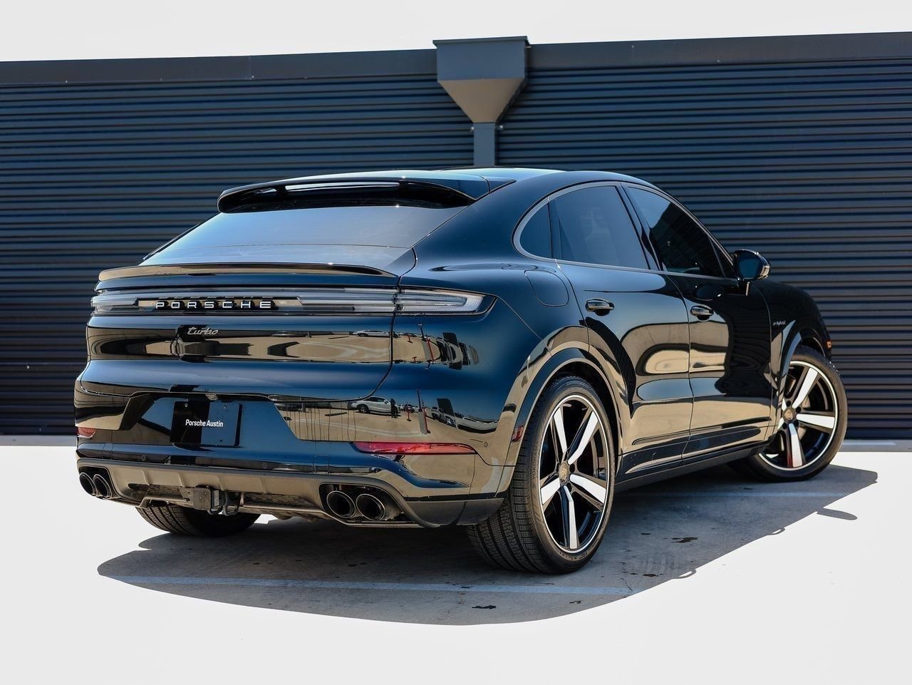 Certified 2025 Porsche Cayenne Turbo image 7