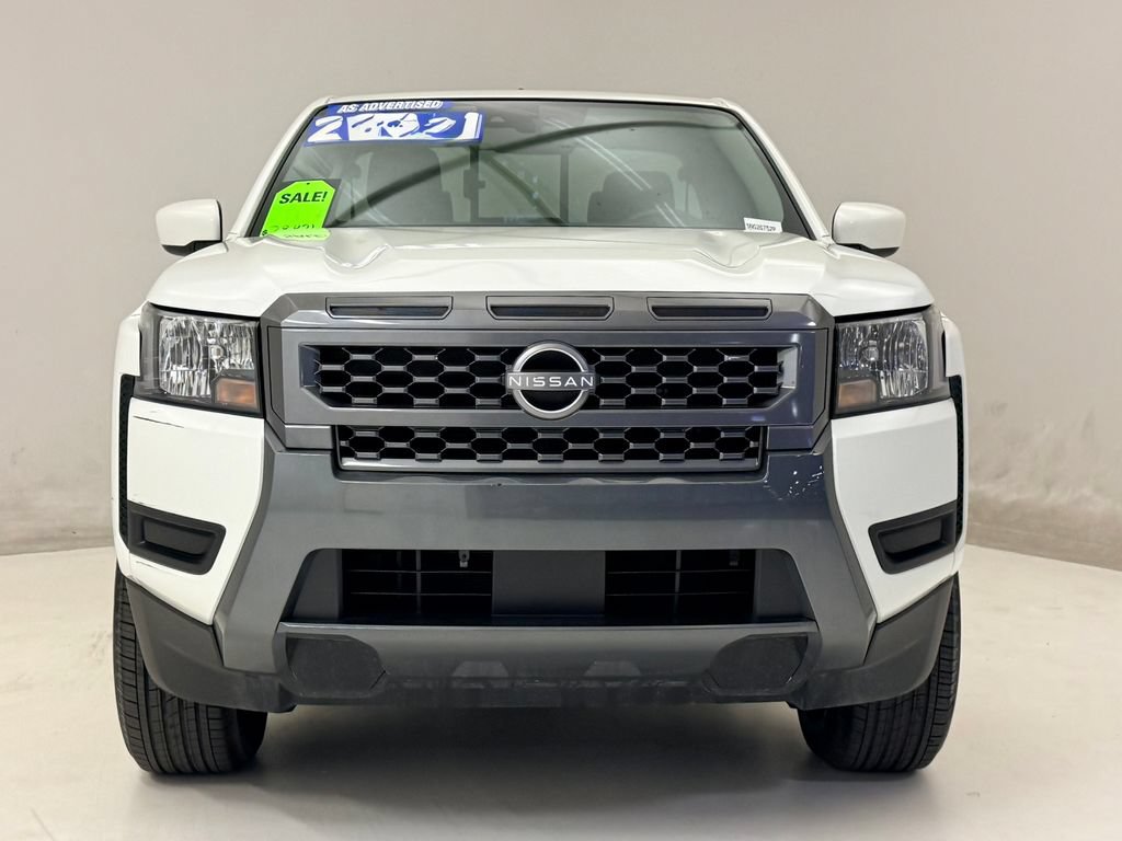 Used 2025 Nissan Frontier SV RWD image 3