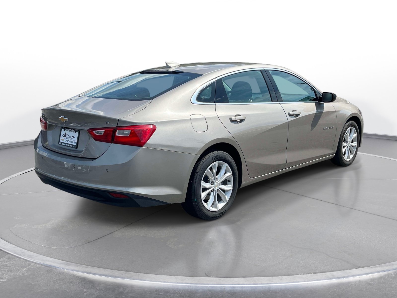 Used 2024 Chevrolet Malibu LT FWD image 4