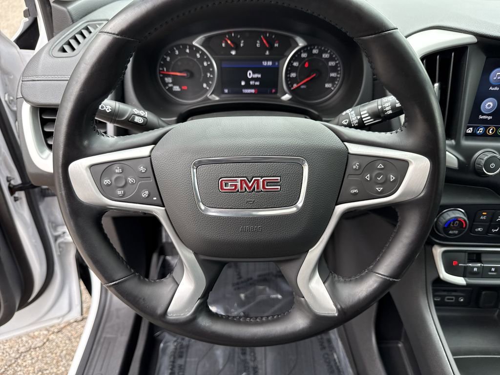 Used 2022 GMC Terrain SLT w/ Elevation Edition image 13