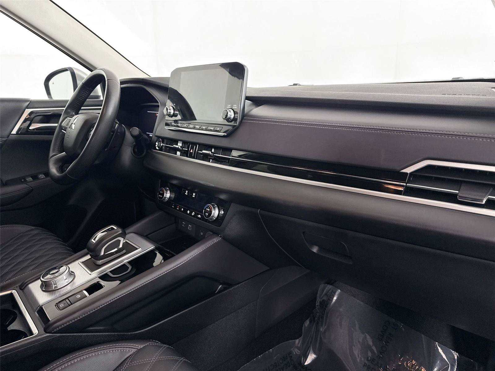 Used 2024 Mitsubishi Outlander SEL FWD image 43