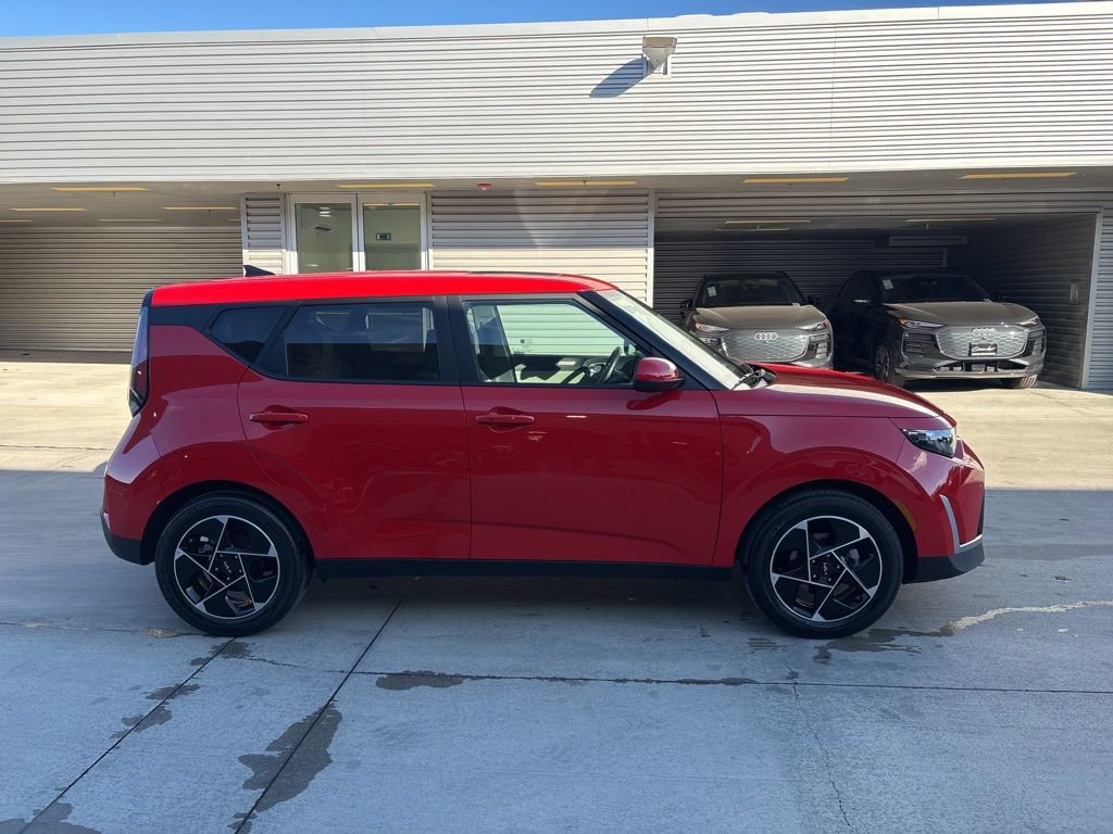 Used 2025 Kia Soul EX image 4