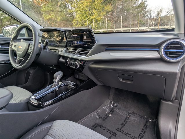 Used 2024 Chevrolet Trax LT image 29