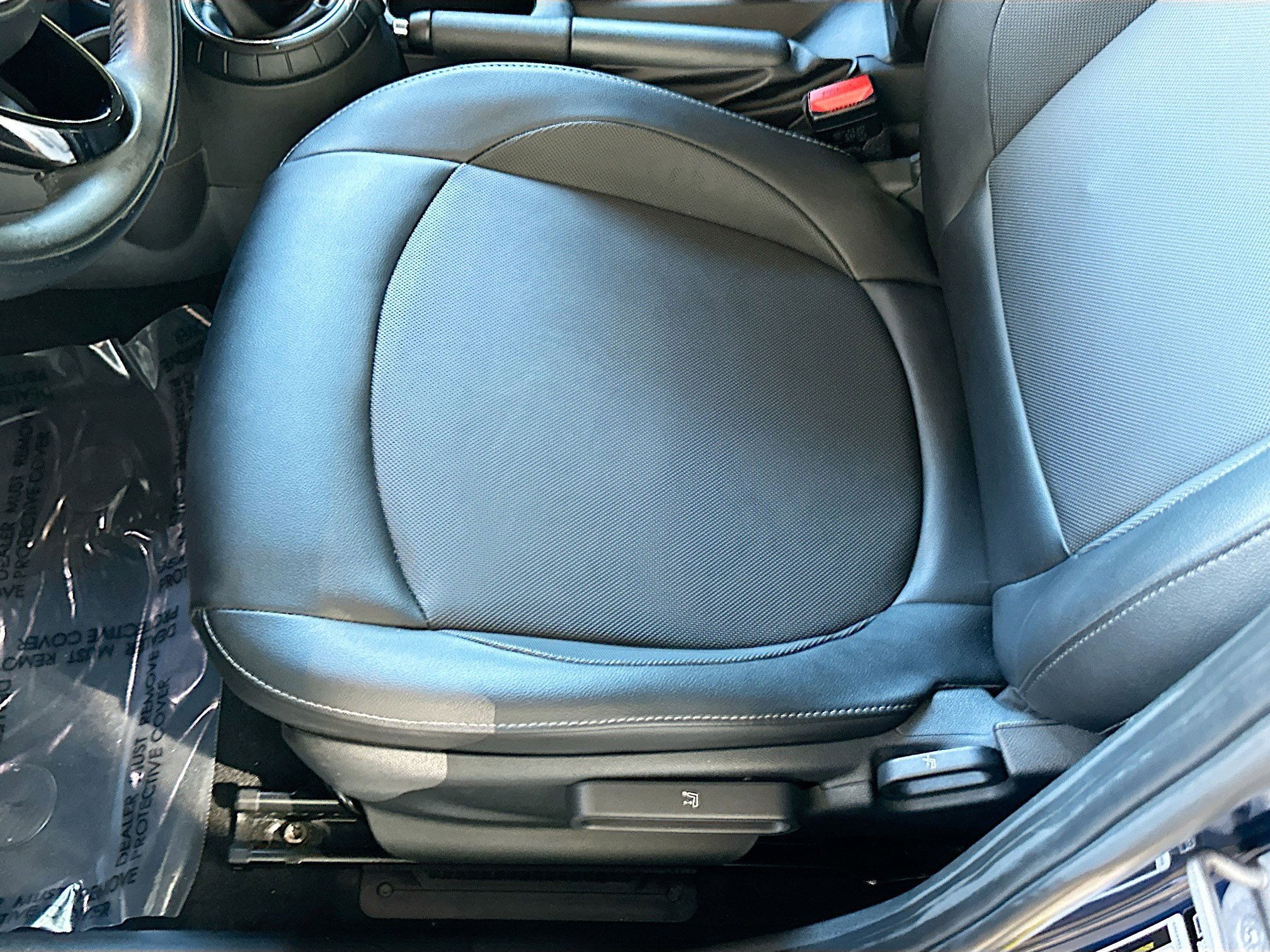 Used 2015 MINI Cooper 4-Door Hardtop image 18