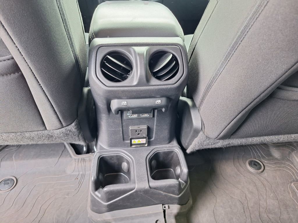 Used 2022 Jeep Gladiator Overland w/ Cold Weather Group AWD/4WD image 10