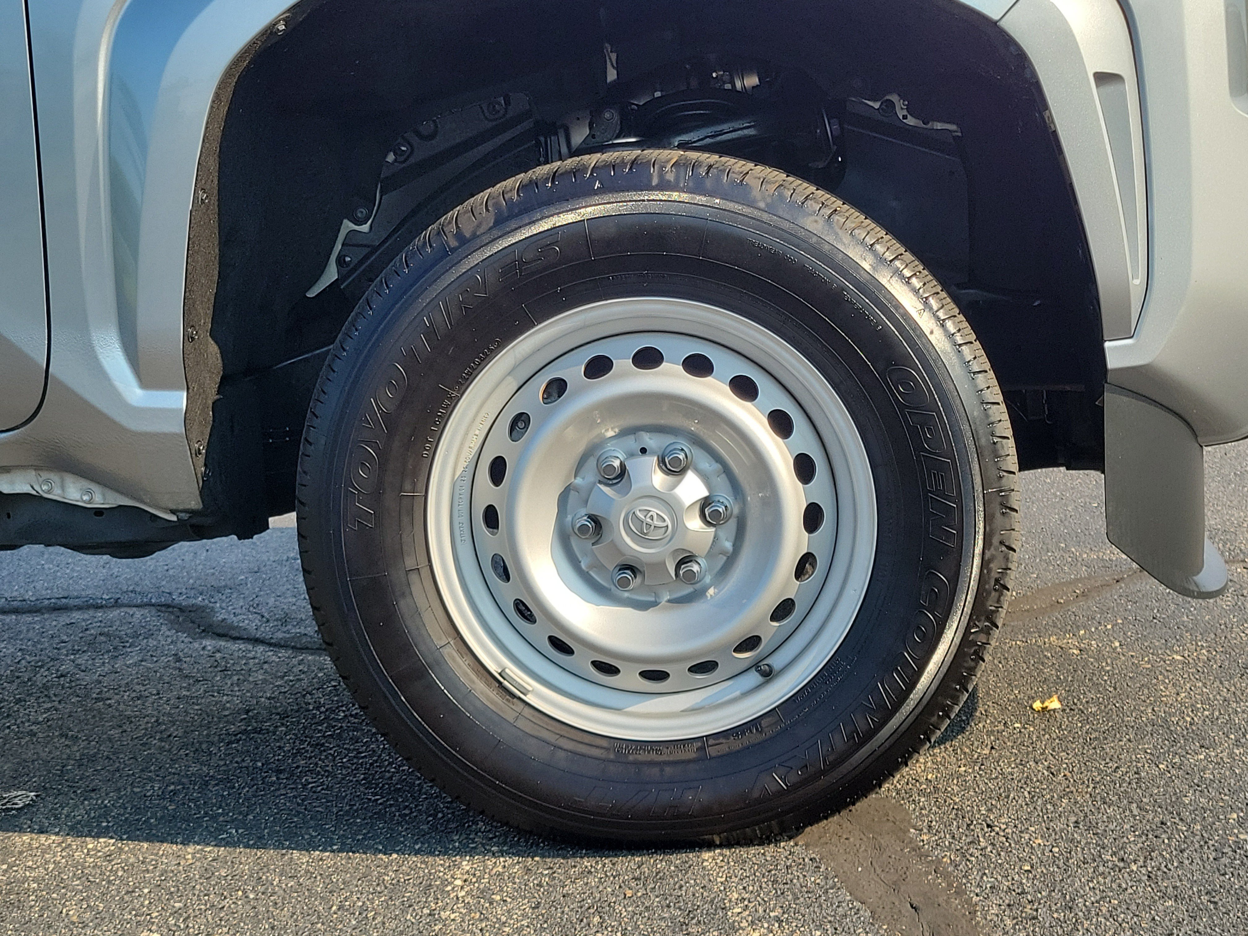 Used 2025 Toyota Tacoma SR AWD/4WD image 5