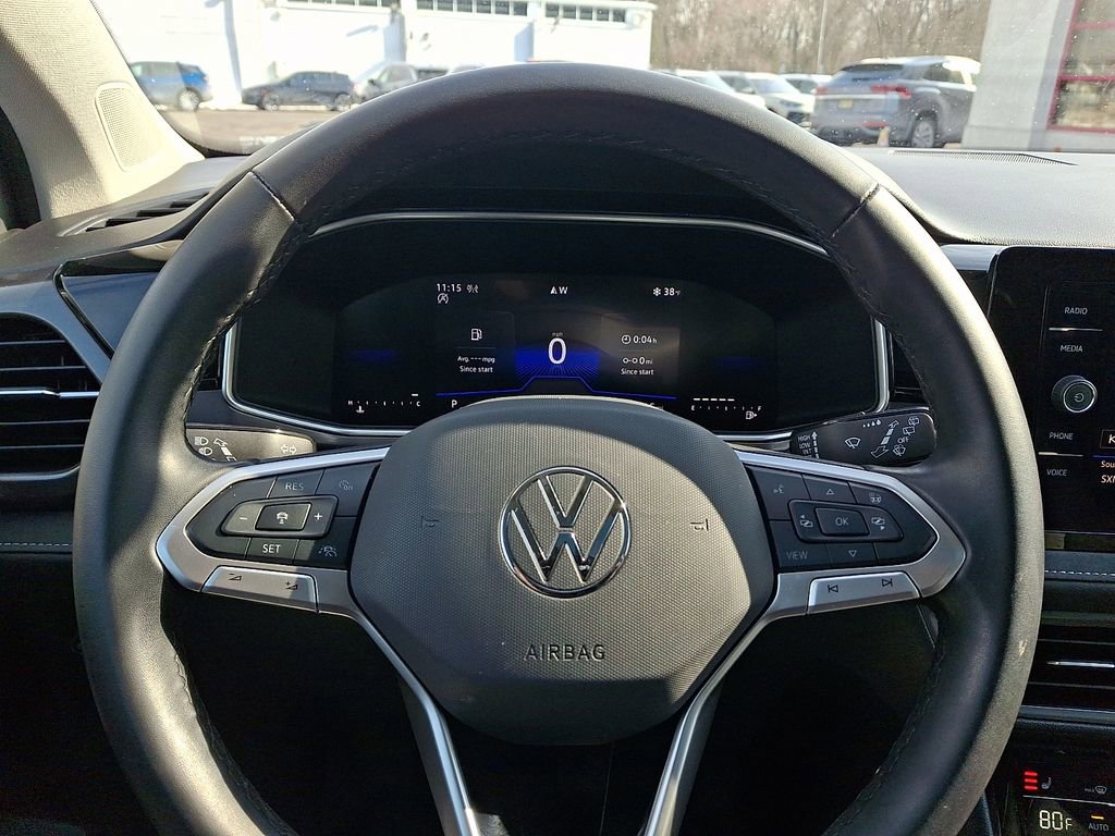 Certified 2025 Volkswagen Taos SE AWD/4WD image 19