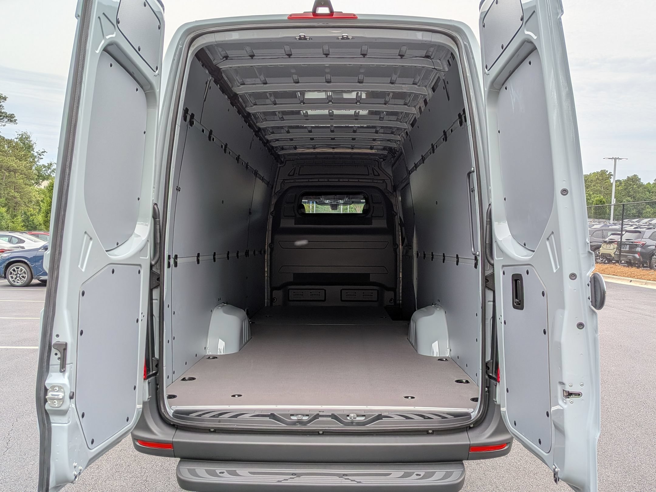 New 2026 Mercedes-Benz Sprinter 2500 image 32