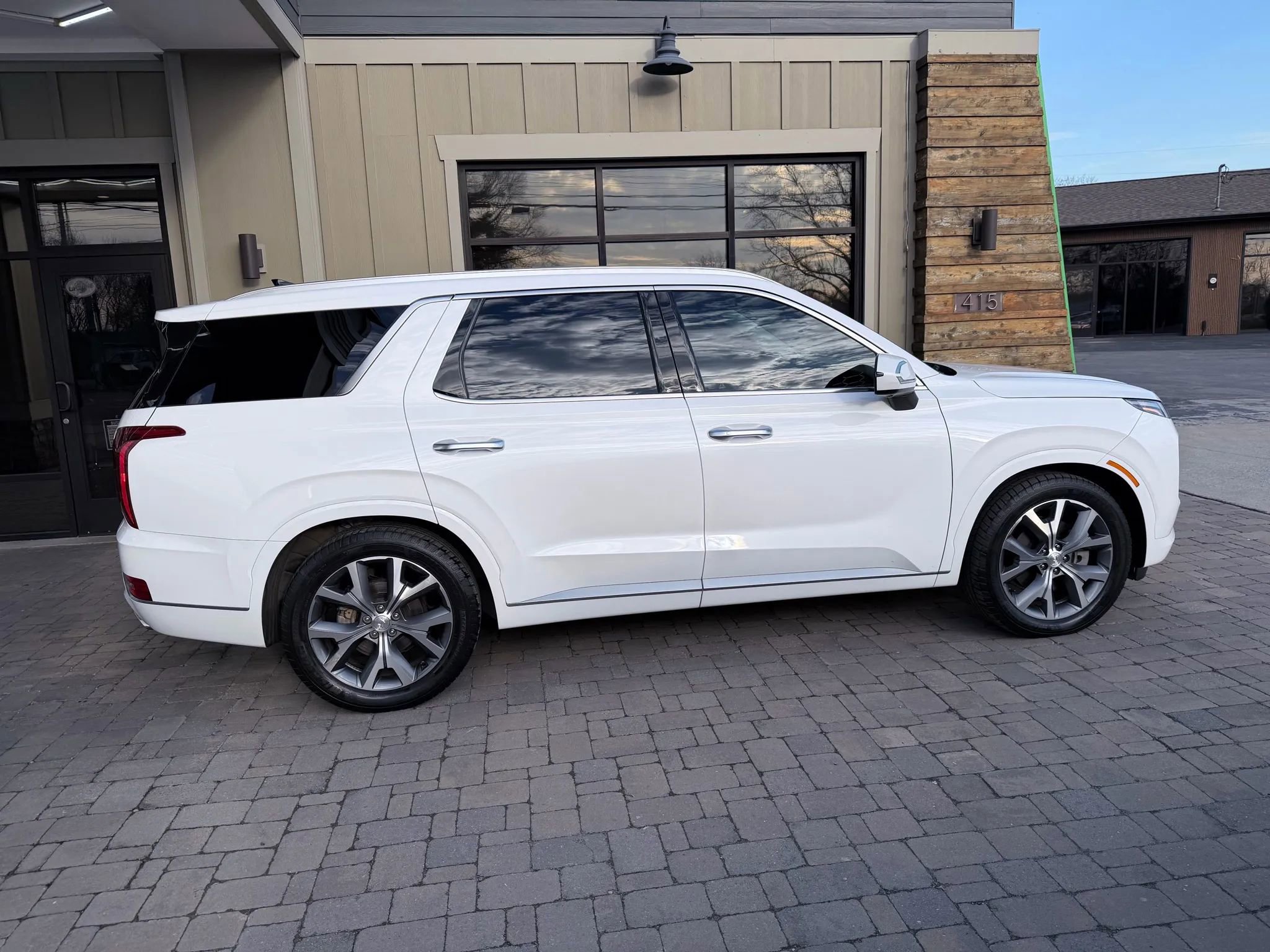 Used 2021 Hyundai Palisade Limited image 2