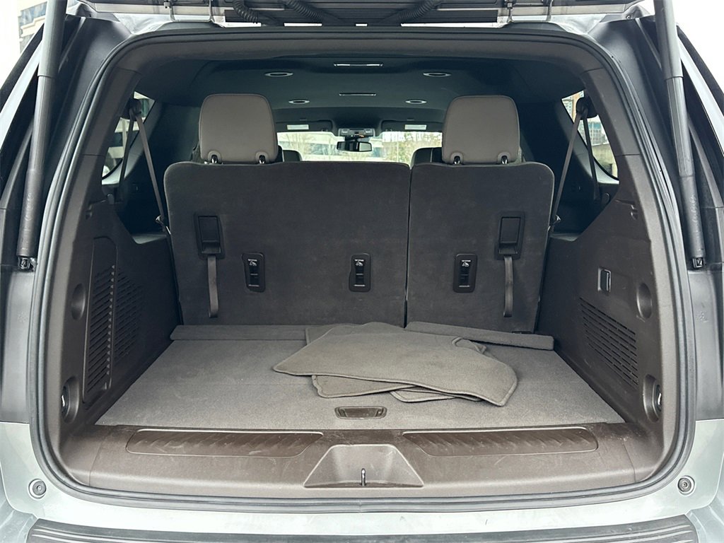 Used 2023 Chevrolet Suburban LT image 12