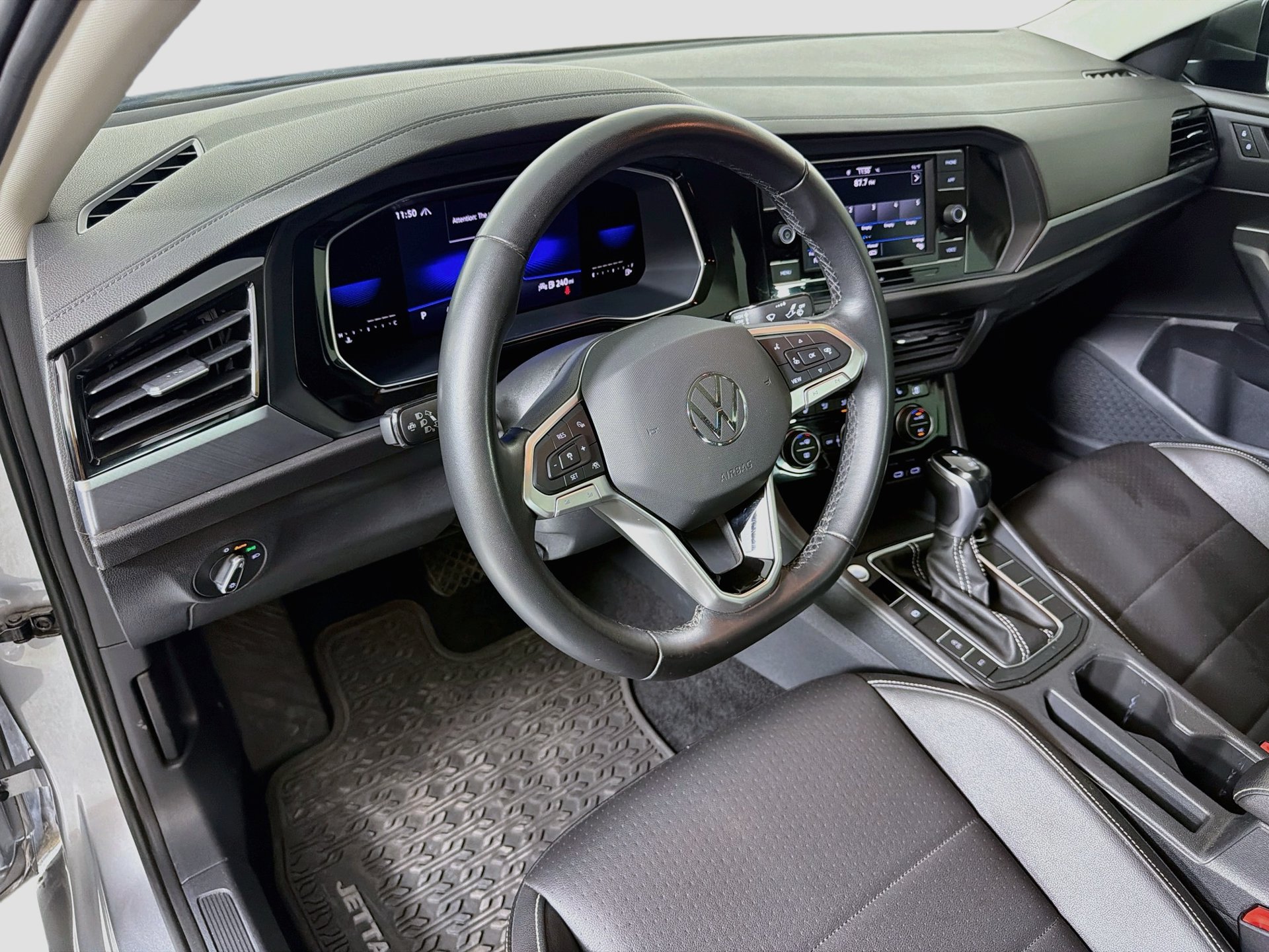 Certified 2023 Volkswagen Jetta SE FWD image 9