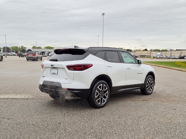 Used 2023 Chevrolet Blazer RS w/ Enhanced Convenience Package FWD image 5
