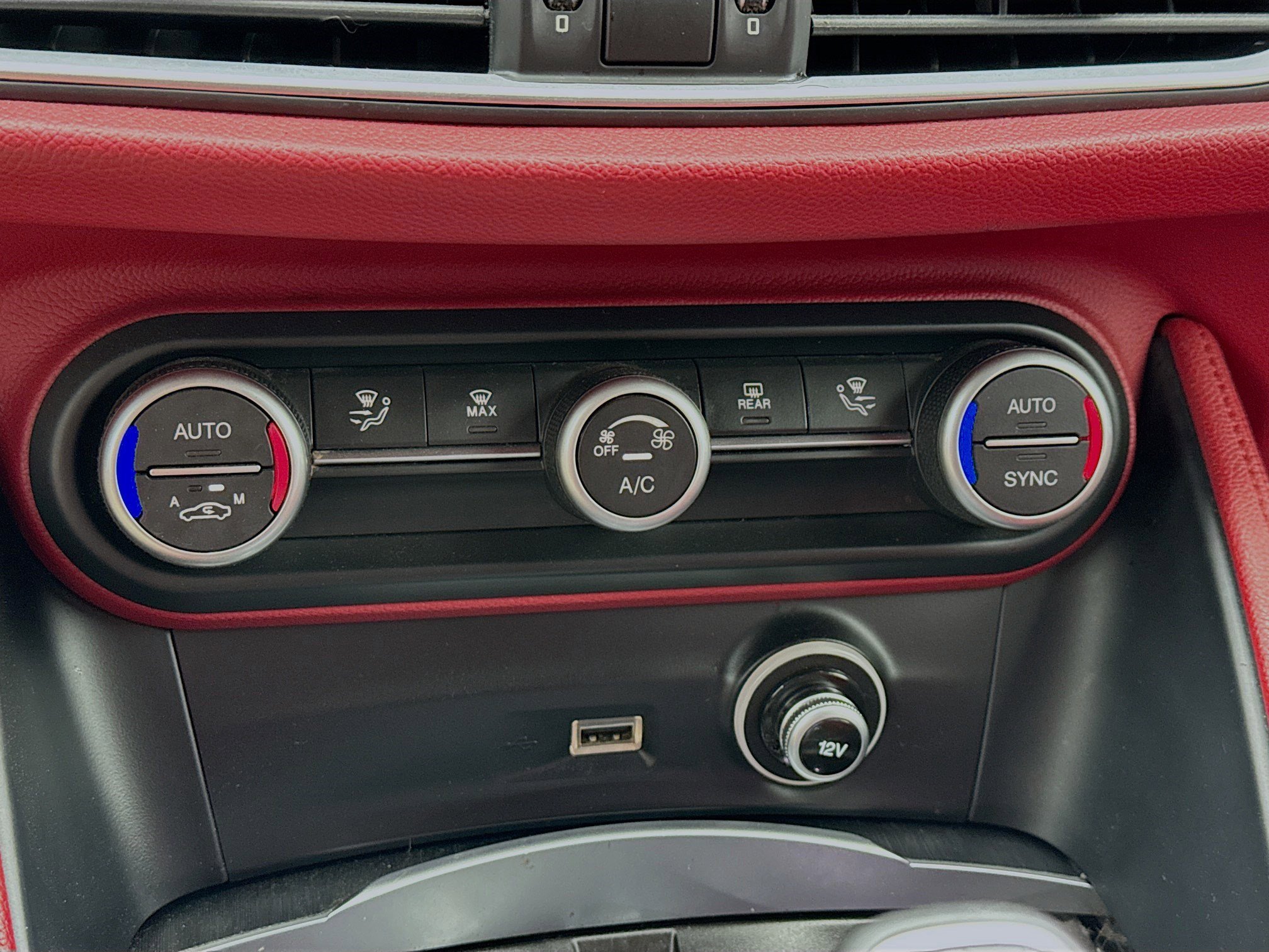 Used 2020 Alfa Romeo Stelvio w/ Nero Edizione image 12