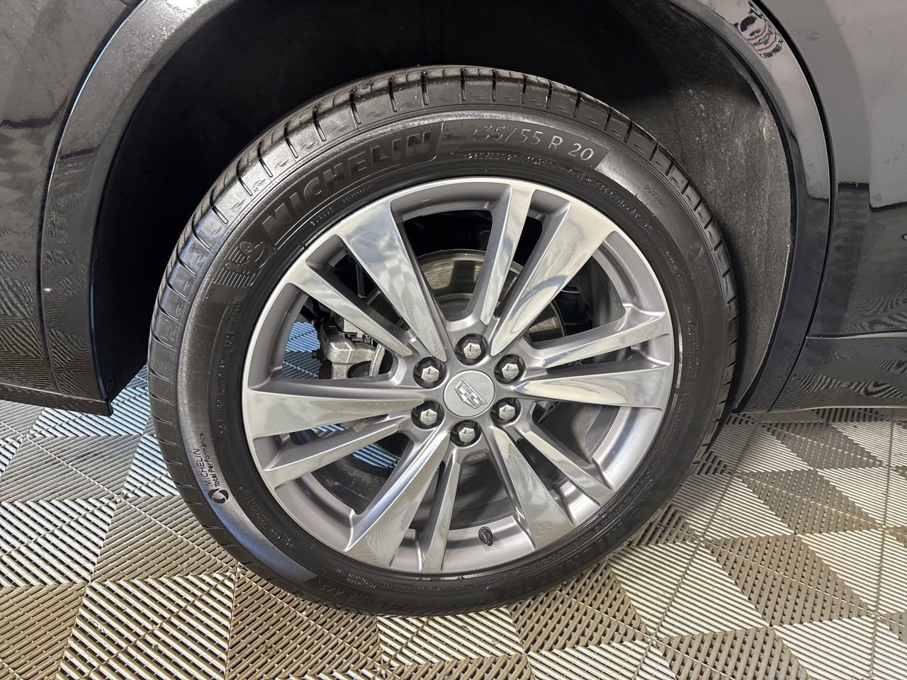 Used 2025 Cadillac XT6 Premium Luxury image 35