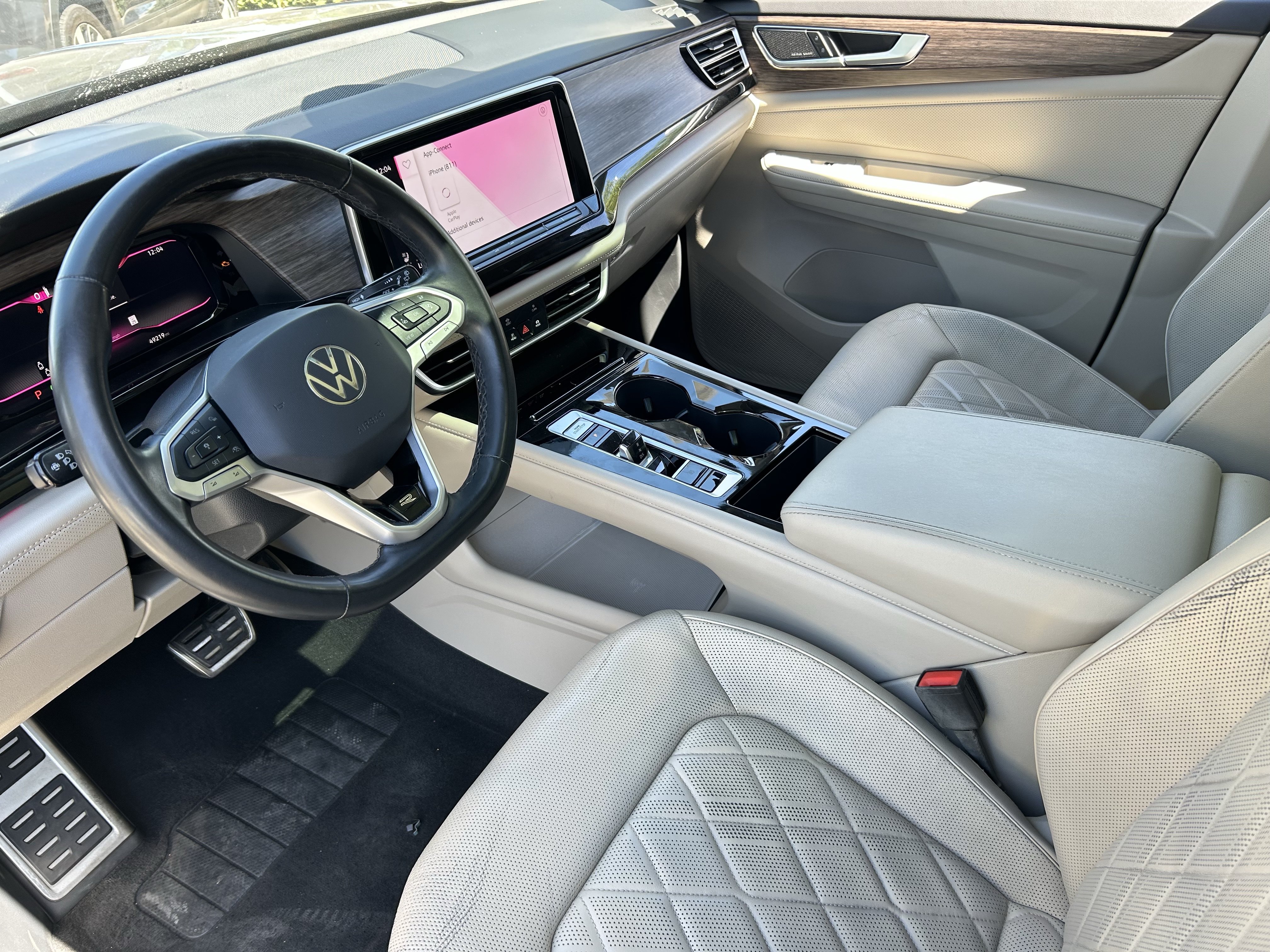 Used 2024 Volkswagen Atlas SEL Premium R-Line AWD/4WD image 17