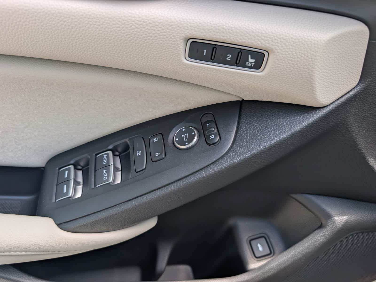 Certified 2018 Honda Accord EX-L image 18