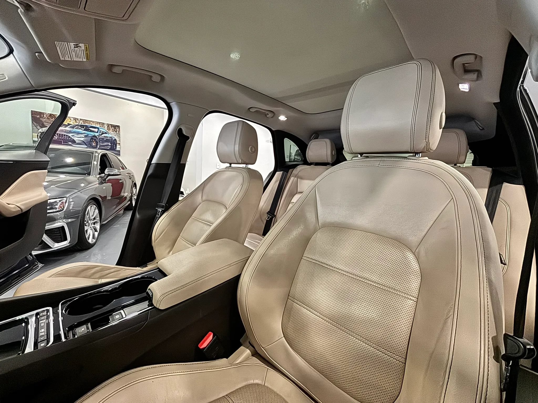 Used 2017 Jaguar F-PACE Prestige AWD/4WD image 10
