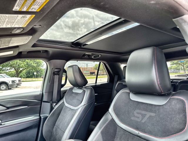 Used 2025 Ford Explorer ST AWD/4WD image 22