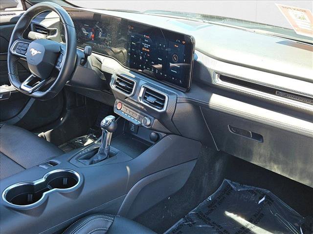 Used 2025 Ford Mustang Premium image 19
