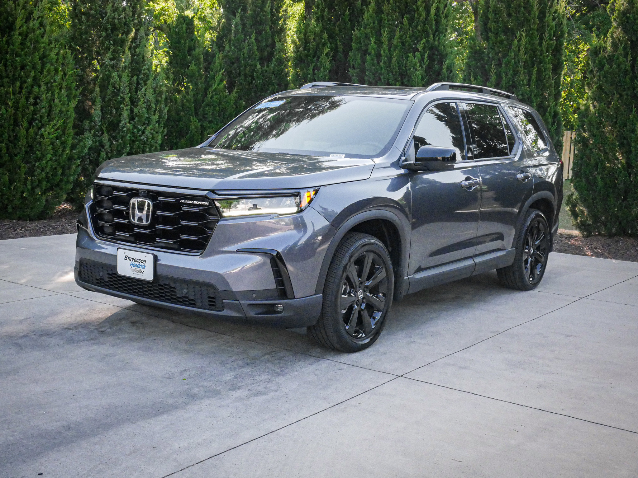 Certified 2025 Honda Pilot Black Edition image 5