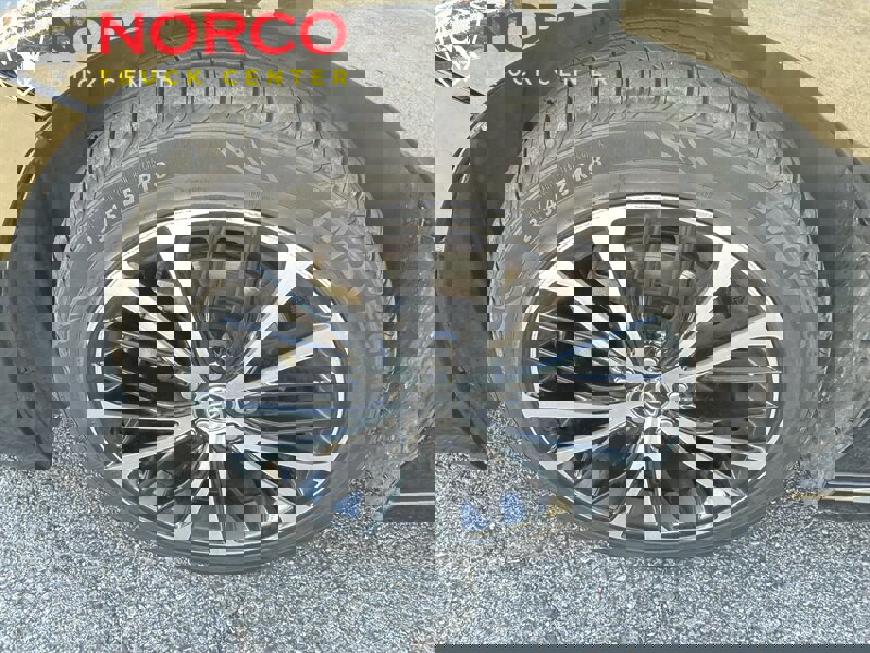 Used 2020 Toyota Camry SE image 12