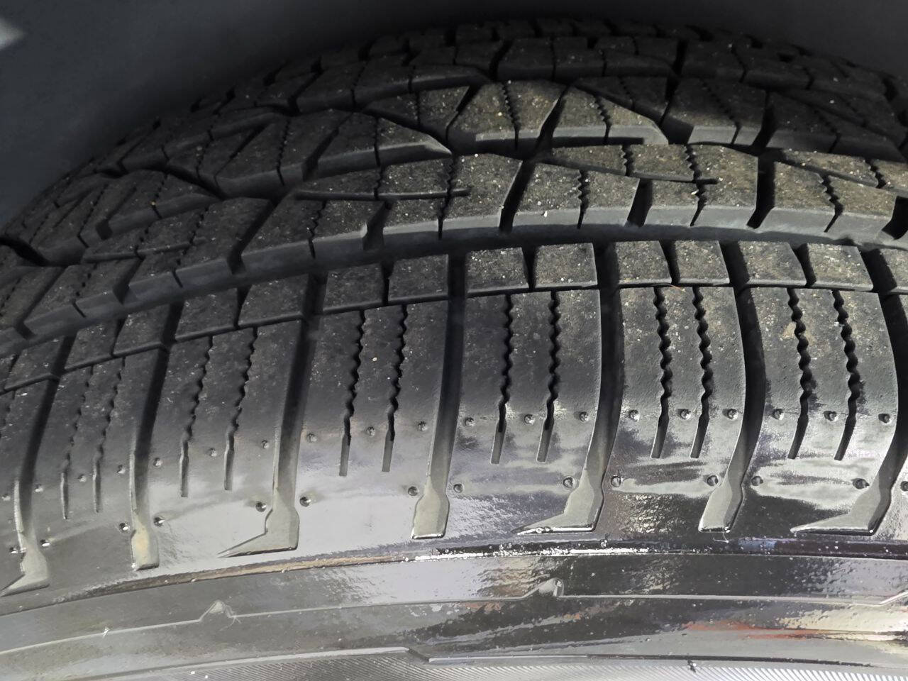 Used 2012 Buick Enclave Premium FWD image 37