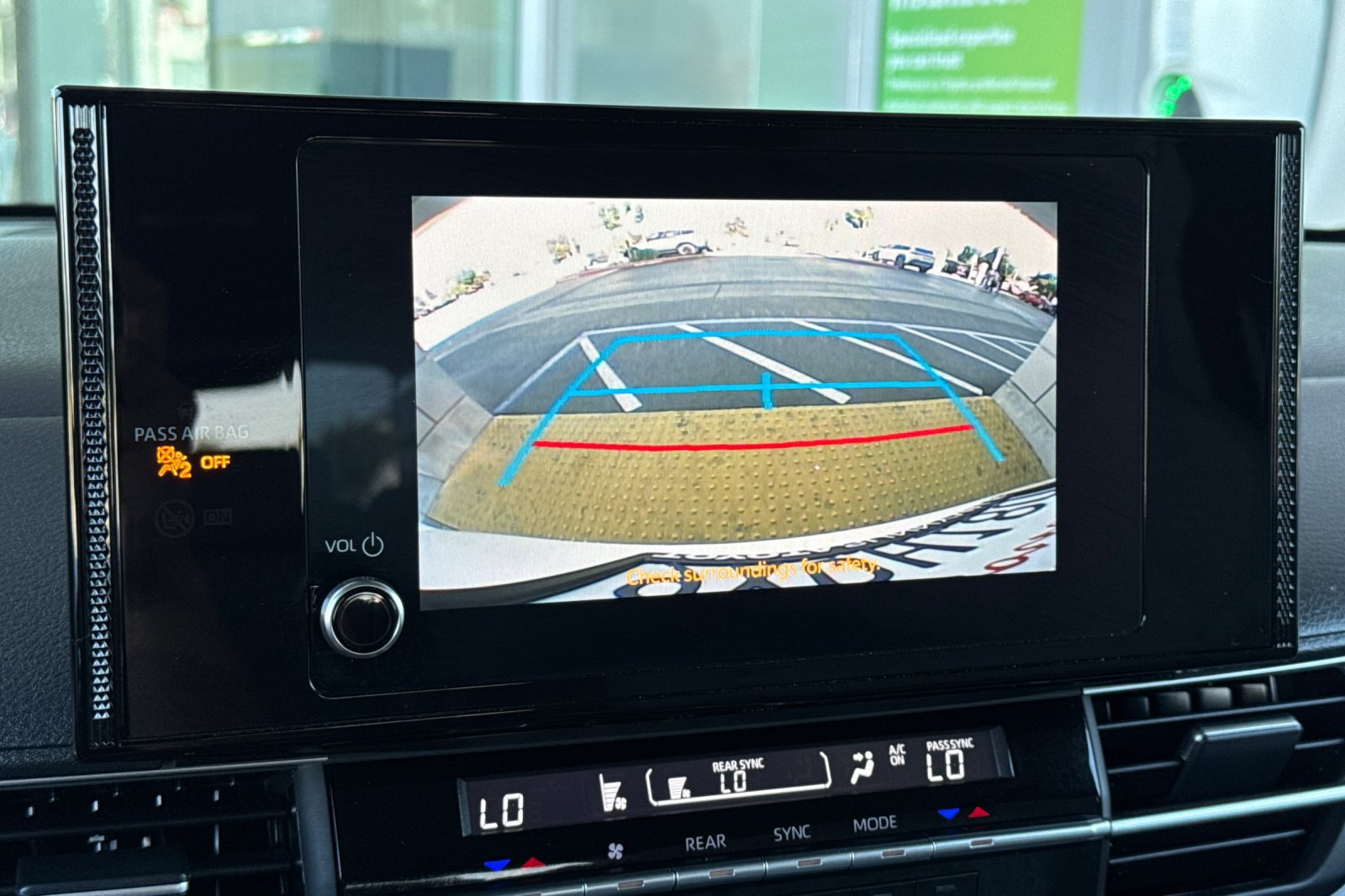 Used 2026 Toyota Sienna LE FWD image 24