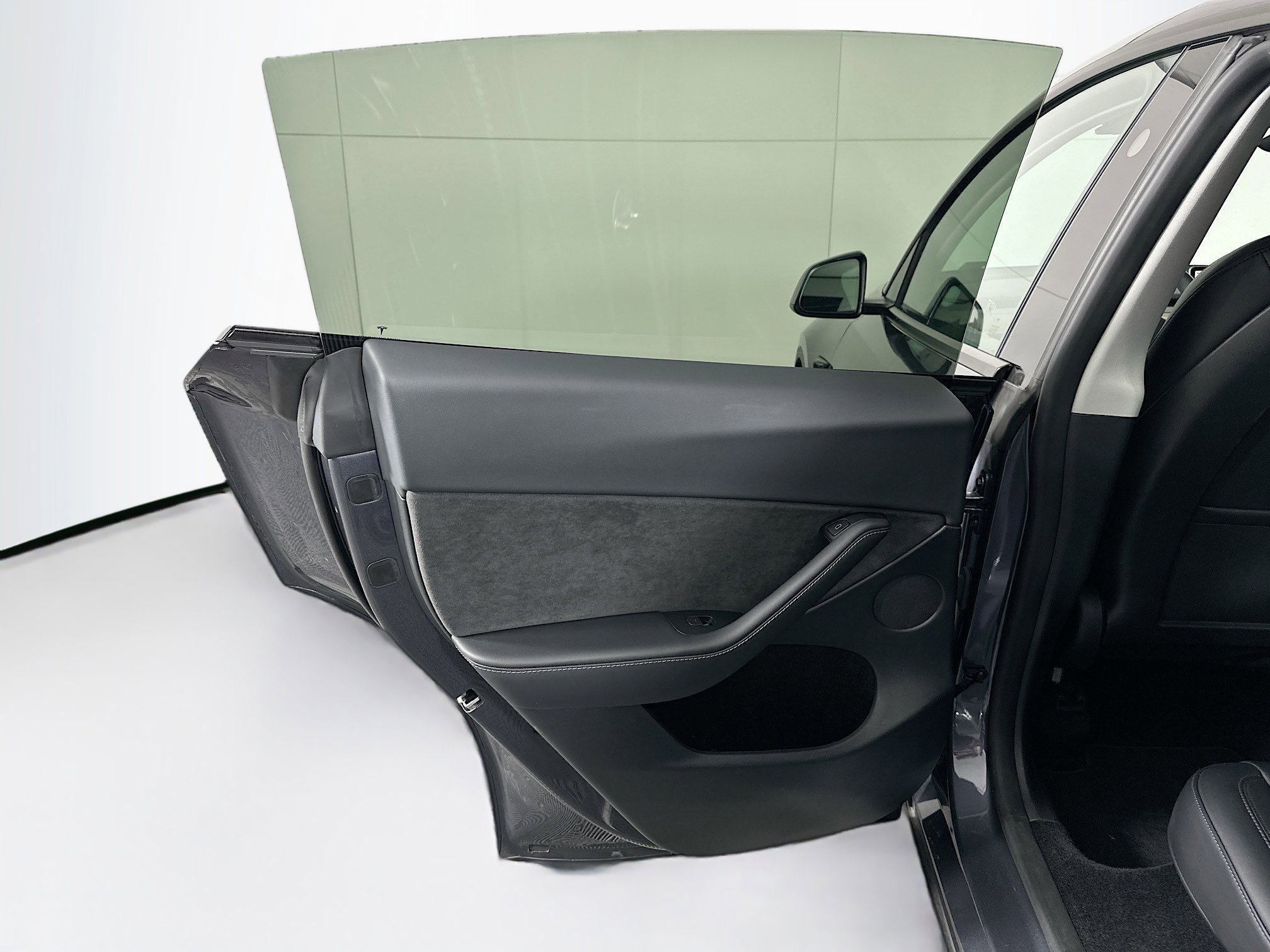 Used 2023 Tesla Model Y 2WD image 24
