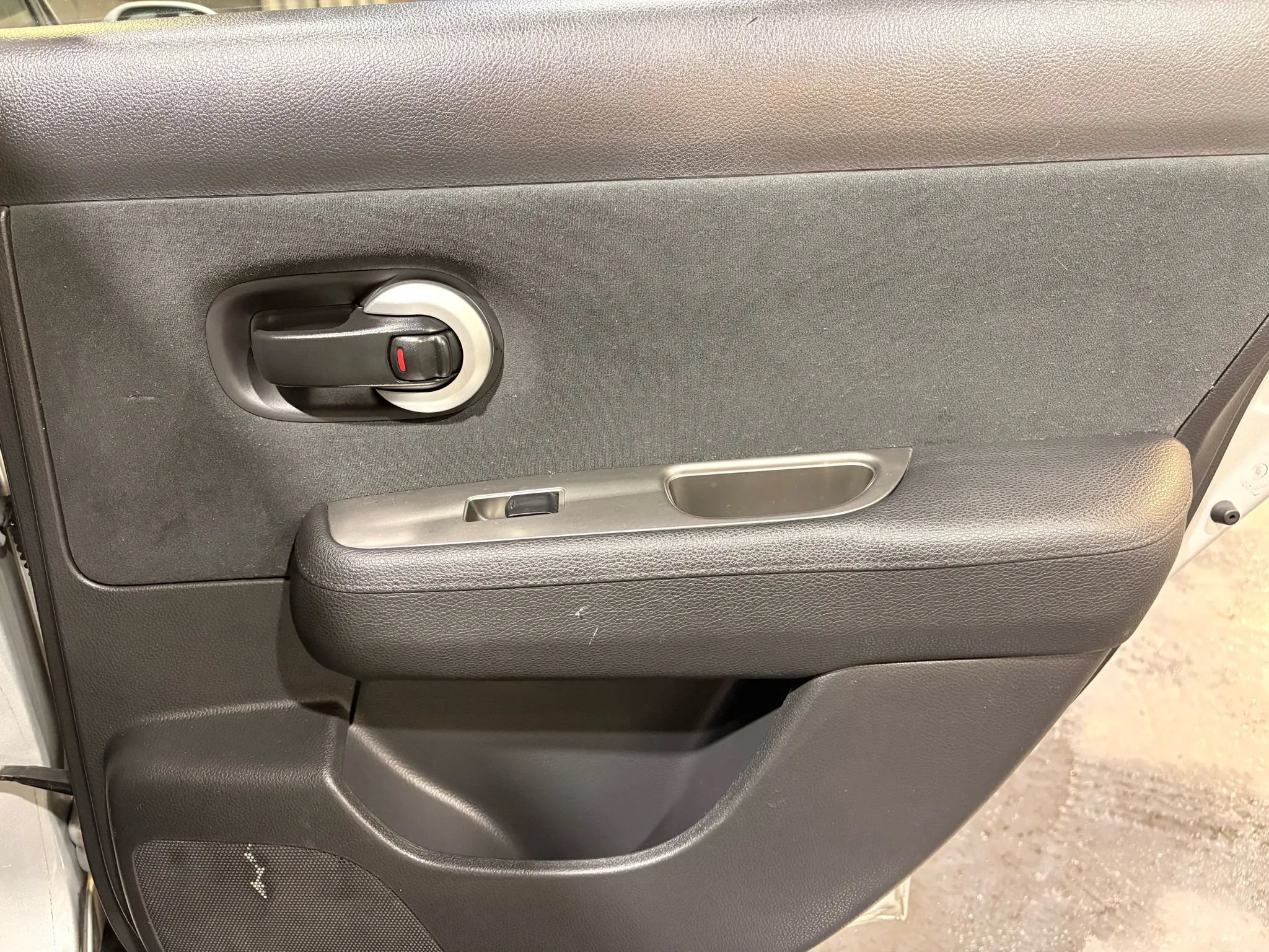 Used 2012 Nissan Versa 1.8 S FWD image 19