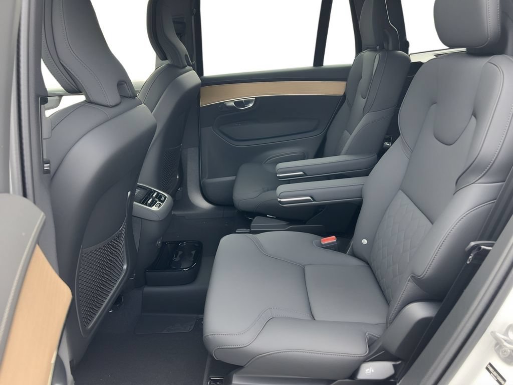 New 2026 Volvo XC90 B6 Plus w/ Protection Package Premier AWD/4WD image 7