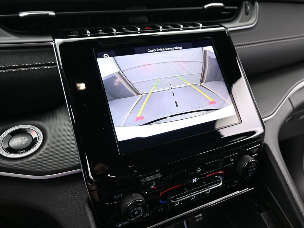 New 2025 Jeep Grand Cherokee L Laredo w/ Luxury Tech Group I image 37