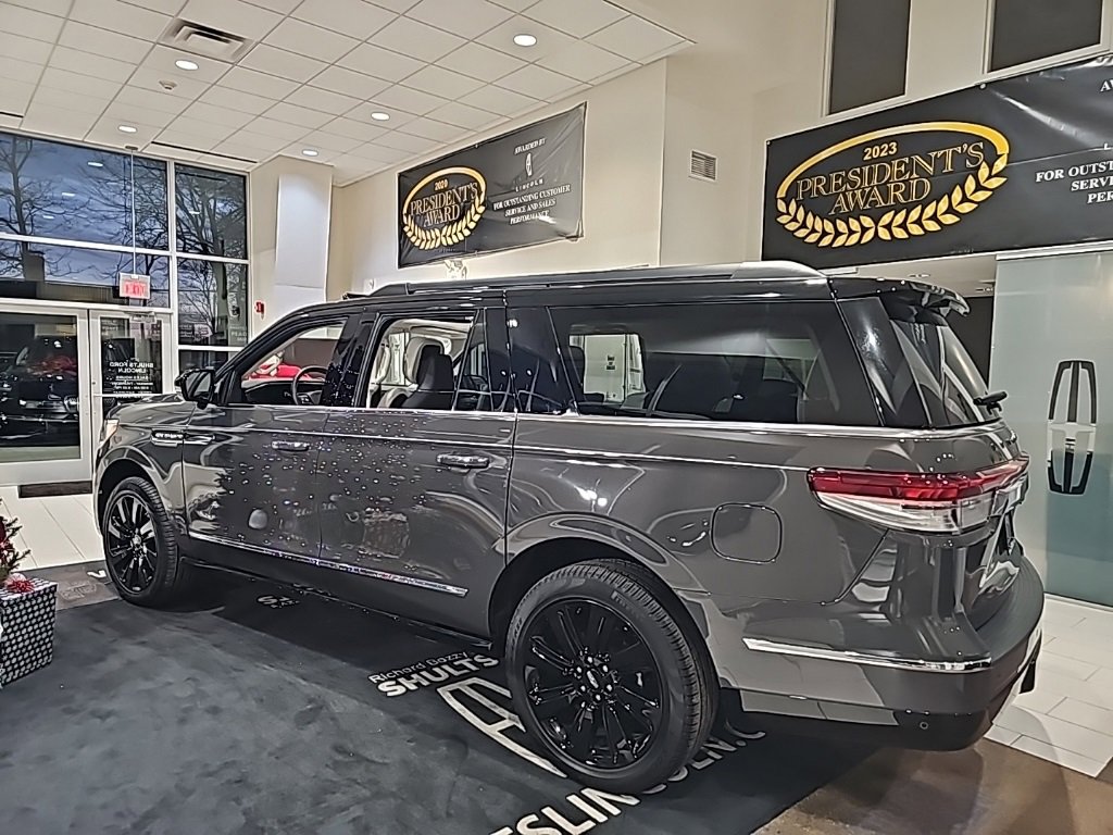 New 2024 Lincoln Navigator L Black Label image 4