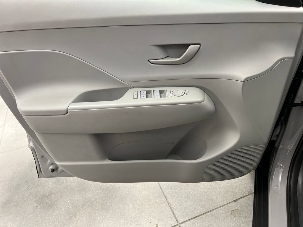 Used 2025 Hyundai Kona SEL FWD image 14