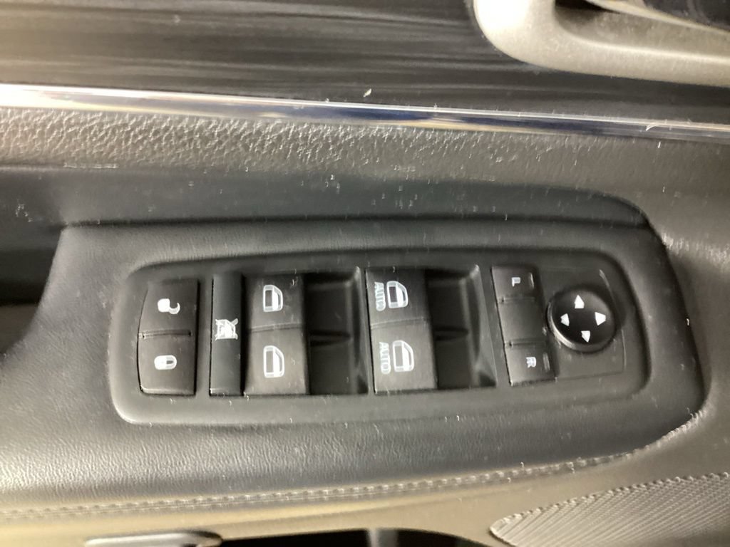 Used 2021 Jeep Grand Cherokee Limited AWD/4WD image 18