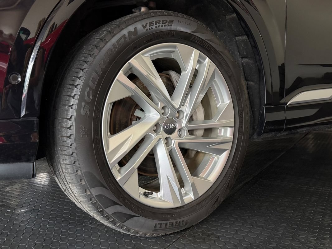 Used 2020 Audi Q7 3.0T Premium Plus w/ Premium Plus Package AWD/4WD image 11