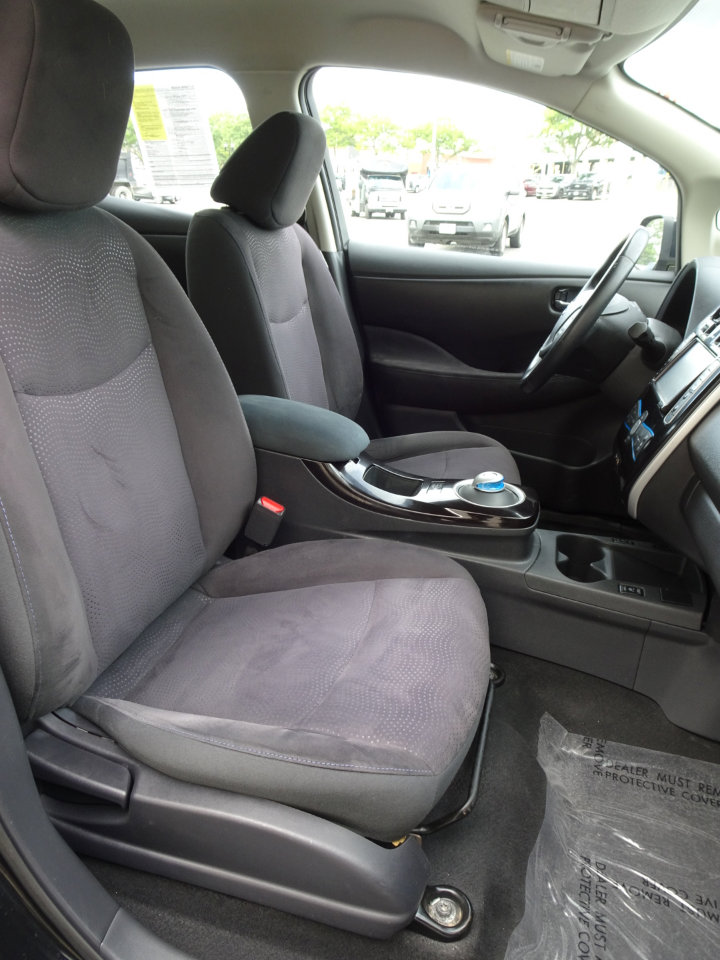 Used 2014 Nissan Leaf SV w/ LED & Quick Charge Package image 13