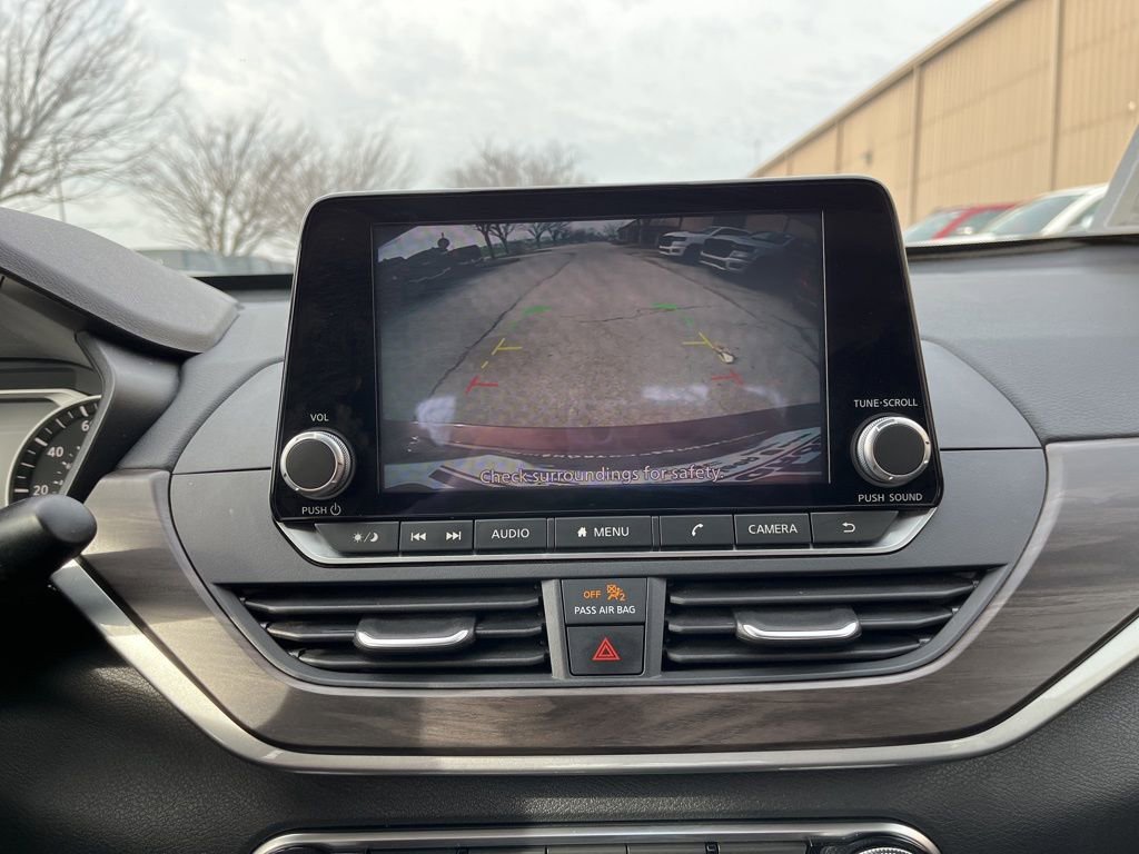 Used 2024 Nissan Altima 2.5 SV FWD image 35