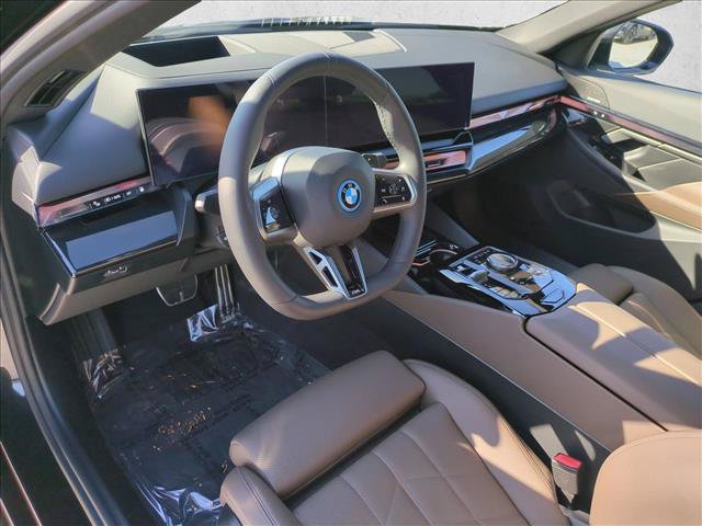 Certified 2026 BMW 550e xDrive w/ Premium Package AWD/4WD image 10