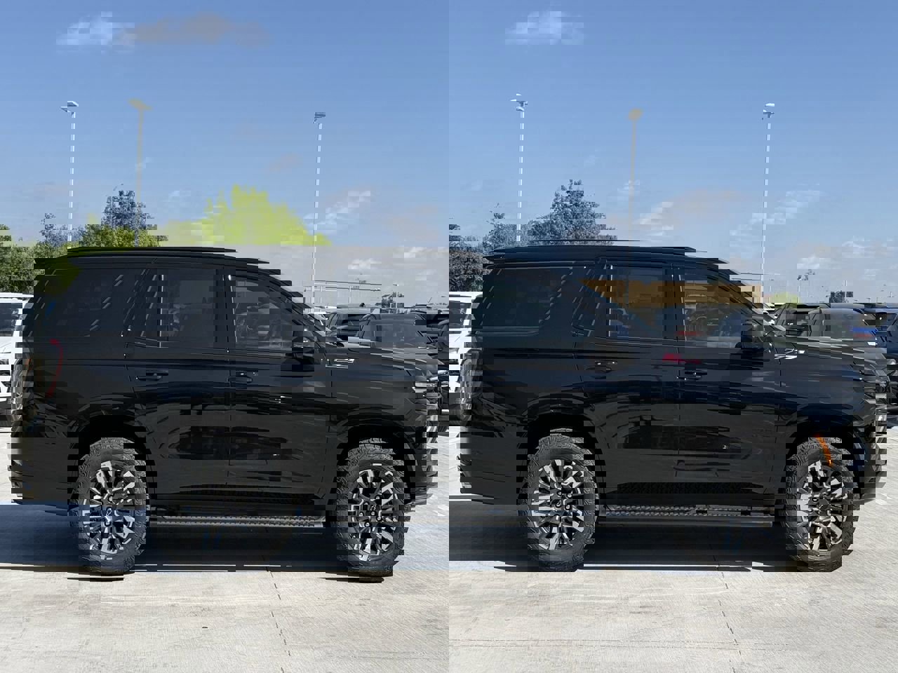 New 2026 Chevrolet Tahoe Z71 w/ Z71 Off-Road Package AWD/4WD image 3