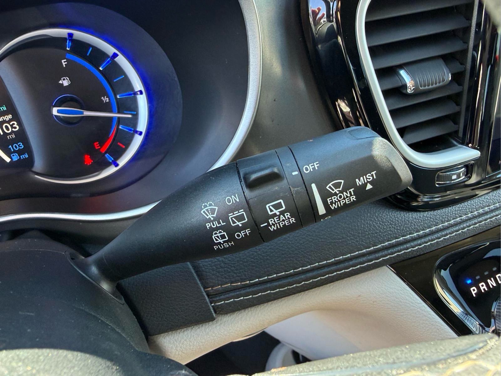 Used 2023 Chrysler Pacifica Touring-L FWD image 30